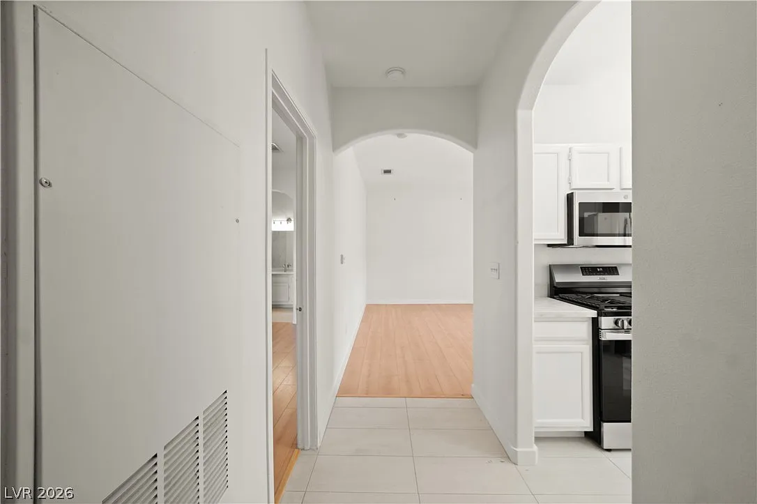1 bed, 1.0 bath, 870 sqft, $1,185 — Photo 4