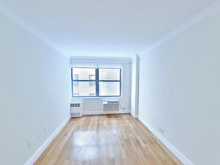 210 W 89th St #6C — Photo 1