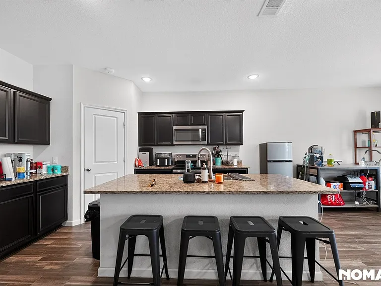 318 Dove Creek Ln — Photo 25