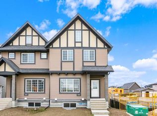 1025 W Reynolds Cres SW, Airdrie, AB T4B5L8