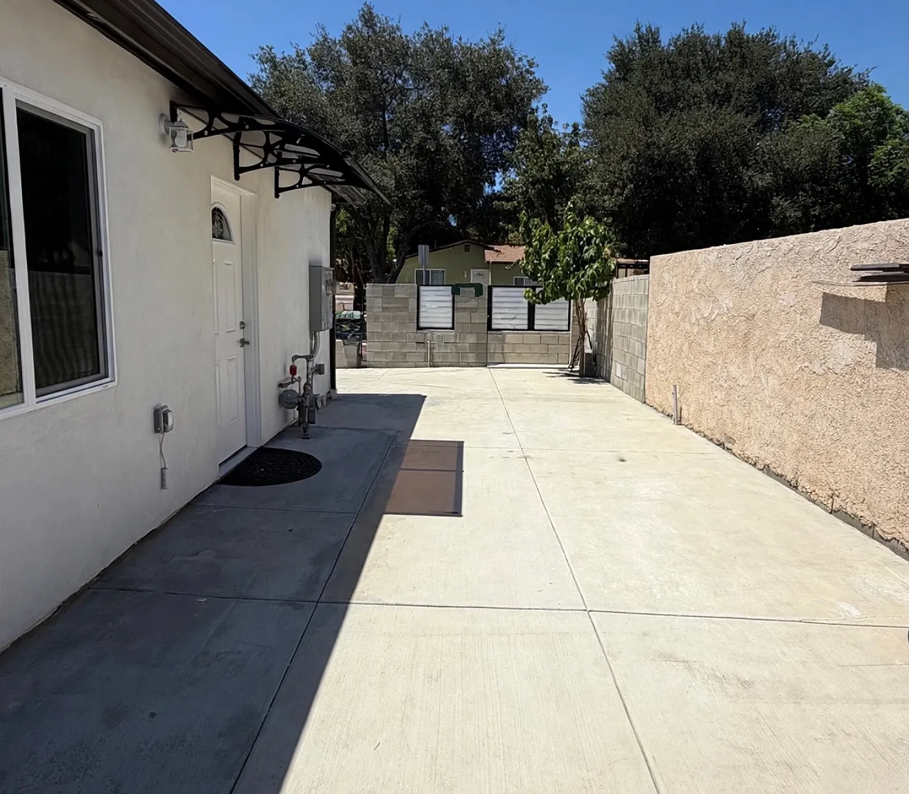 1 bed, 420 sqft, $2,200 — Photo 1