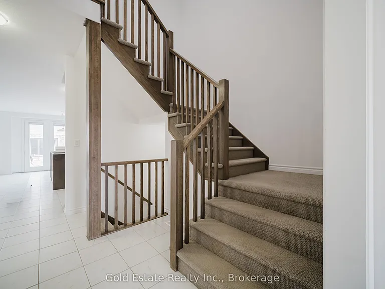 19 McLaren Ave — Photo 21