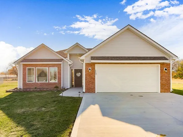 202 Blackberry Cir, Archie, MO 64725