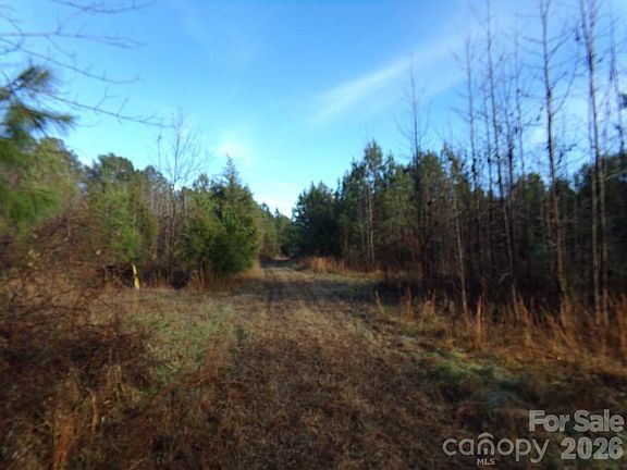 5th image of Cedarhurst Rd