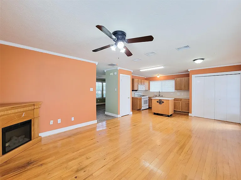9607 Farrell Dr — Photo 12
