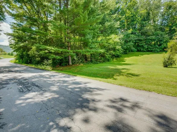 Laredo St, Tazewell, VA 24651