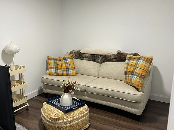 3rd image of 41 Royaledge Way #Basement