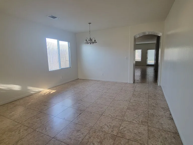 8211 Slider Dr — Photo 2