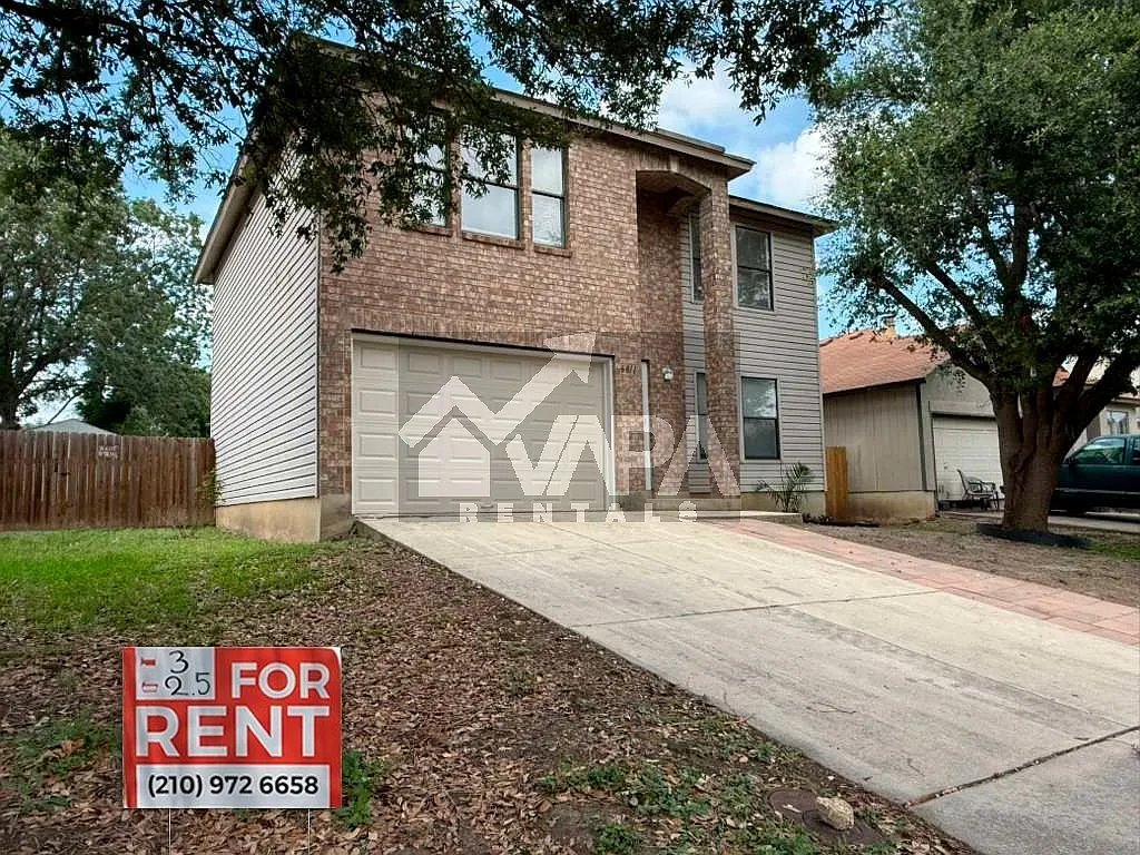 3 bed, 2.5 bath, 1582 sqft, $2,100 — Photo 2