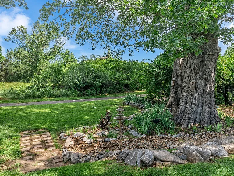 4937 Riverbank Dr — Photo 40