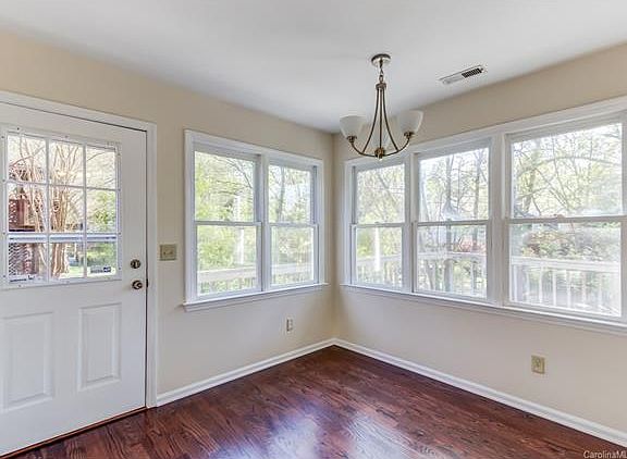 5th image of 6121 Loch Arbor Ln
