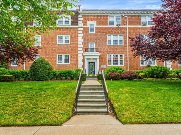 115 Second Street #C2, Garden City, NY 11530