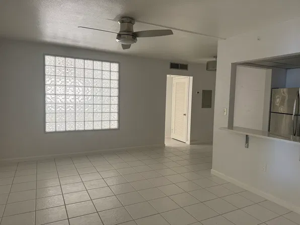 121 104th Ave APT 4, Saint Petersburg, FL 33706