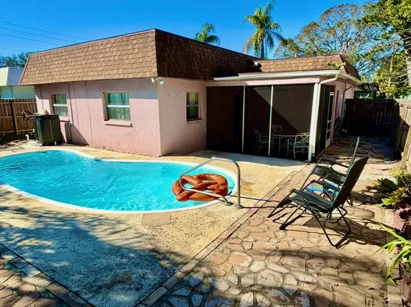 12235 Mallory Dr #A, Largo, FL 33774