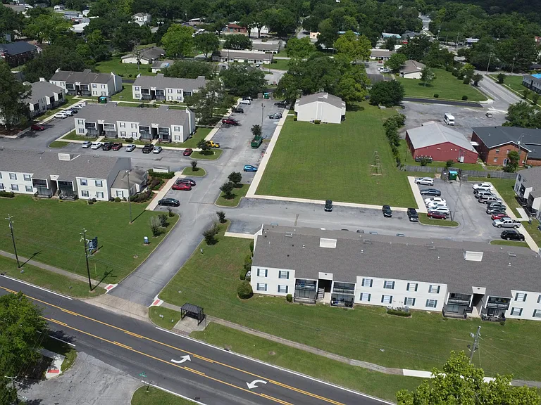 Brookley Pointe — Photo 8