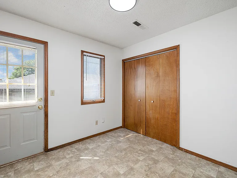 1207 N Main St #B — Photo 14