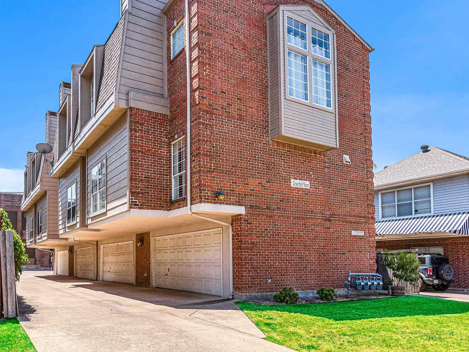 2 bed, 2.5 bath, 1490 sqft, $3,800 — Photo 1