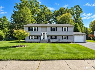 190 Baxter Ln, Milford, CT 06460