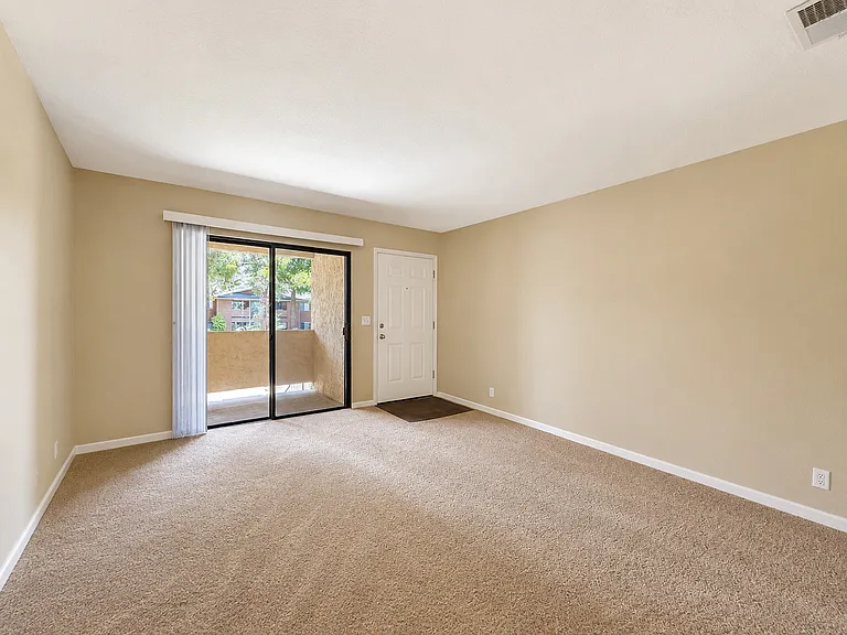 1114 Nord Ave #4 — Photo 3