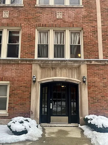 Building Photo - 1657 W Pratt Blvd #GB