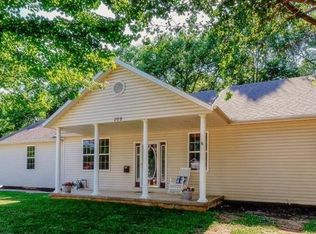 209 S Main St, Spring Hill, KS 66083