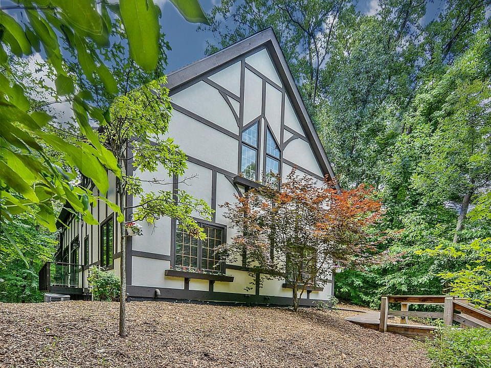 1st image of 19464 Dogwood Dr