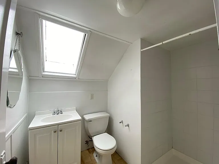 35 Glenmont Rd #2 — Photo 18