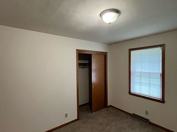 4th image of 1927 Green Valley Dr #1927