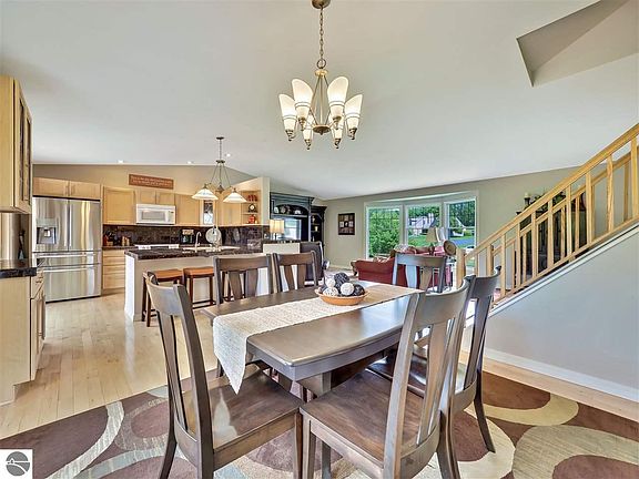 2nd image of 10365 Warren Dr