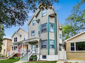3115 N Richmond St, Chicago, IL
