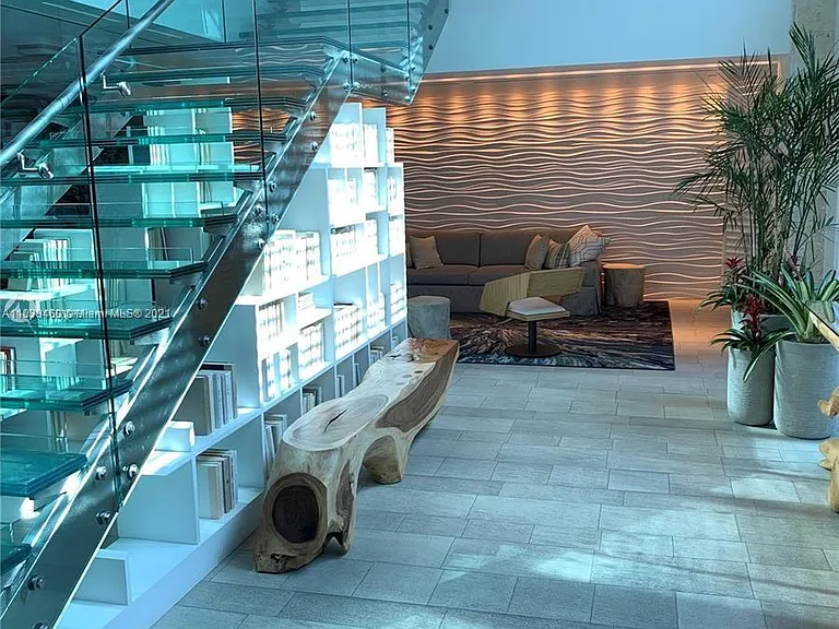 17215 Collins Ave — Photo 12