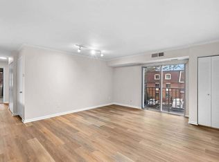 221 N Emory Dr Unit 8, Sterling, VA 20164