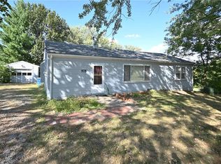 575 S La Frenz Rd, Liberty, MO 64068