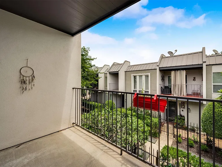 1300 Augusta Dr #28 — Photo 17