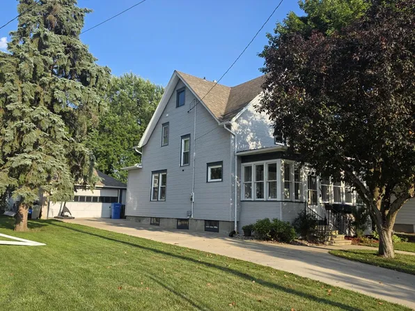 609 Park STREET, Watertown, WI 53098
