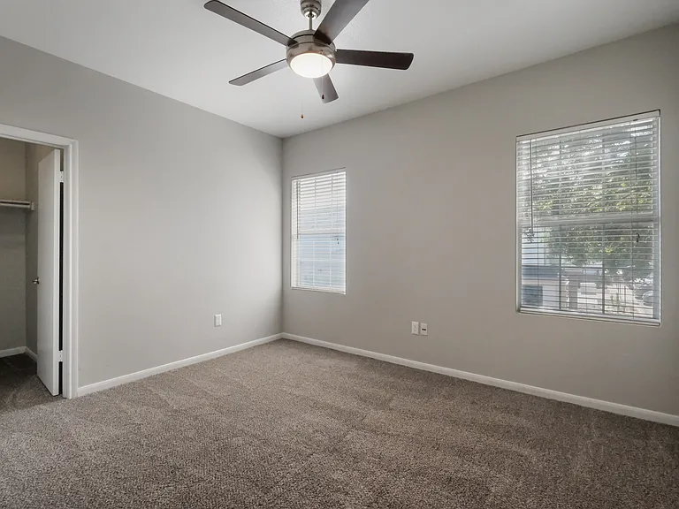 Castle Hills Townhomes — Photo 16