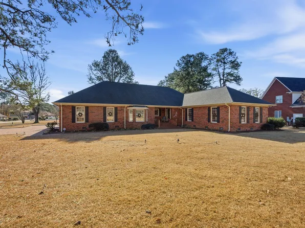 26 Strickland Ln, Lillington, NC 27546