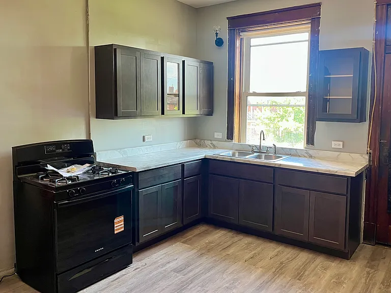 4460 Holly Ave — Photo 10