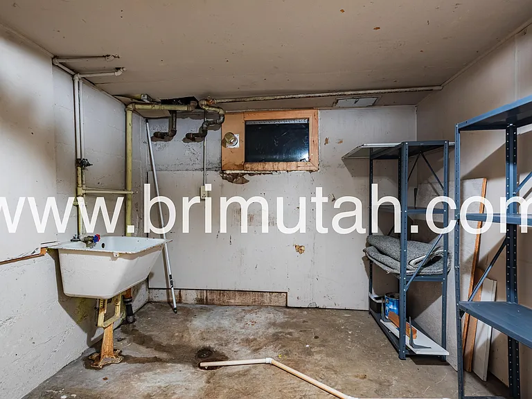 2364 E Redondo Ave — Photo 13