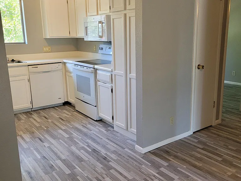 2401 N West St #207 — Photo 13