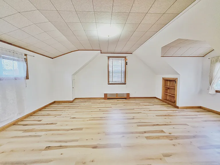 337 Haussner Pl — Photo 14