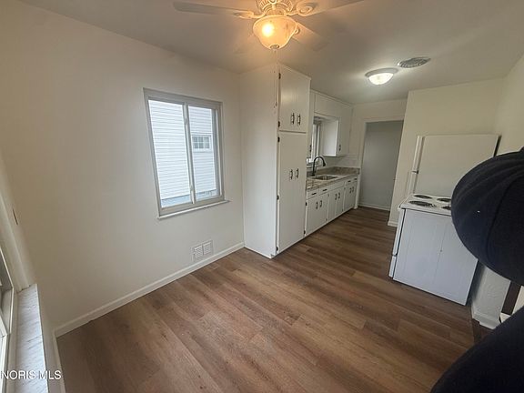 4th image of 711 Waybridge Rd