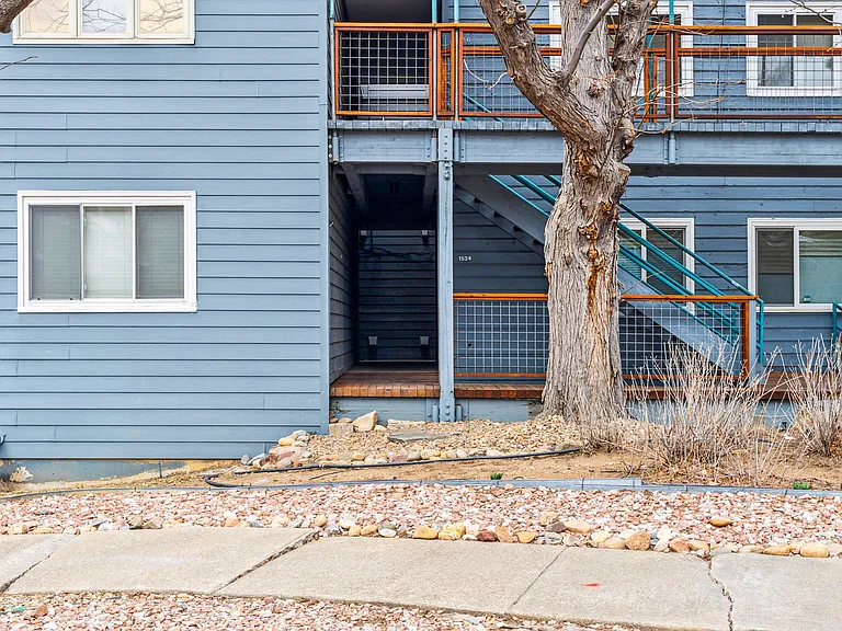 1534 Bradley Dr — Photo 6