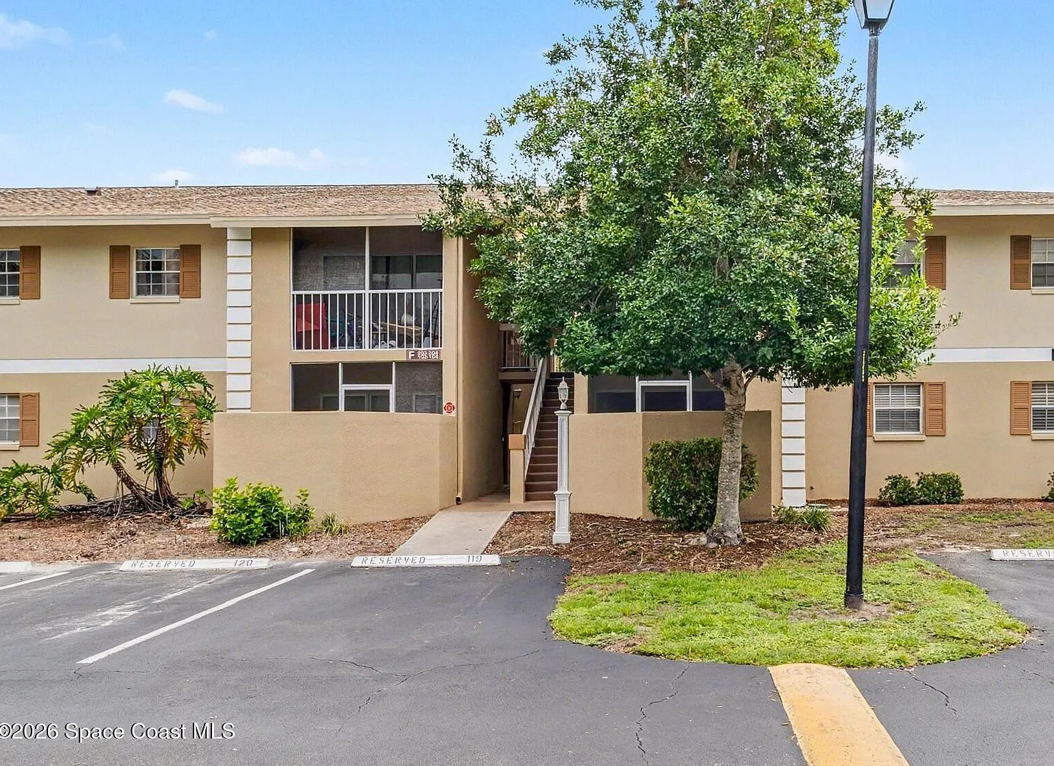 2 bed, 2.0 bath, 862 sqft, $1,600 — Photo 1