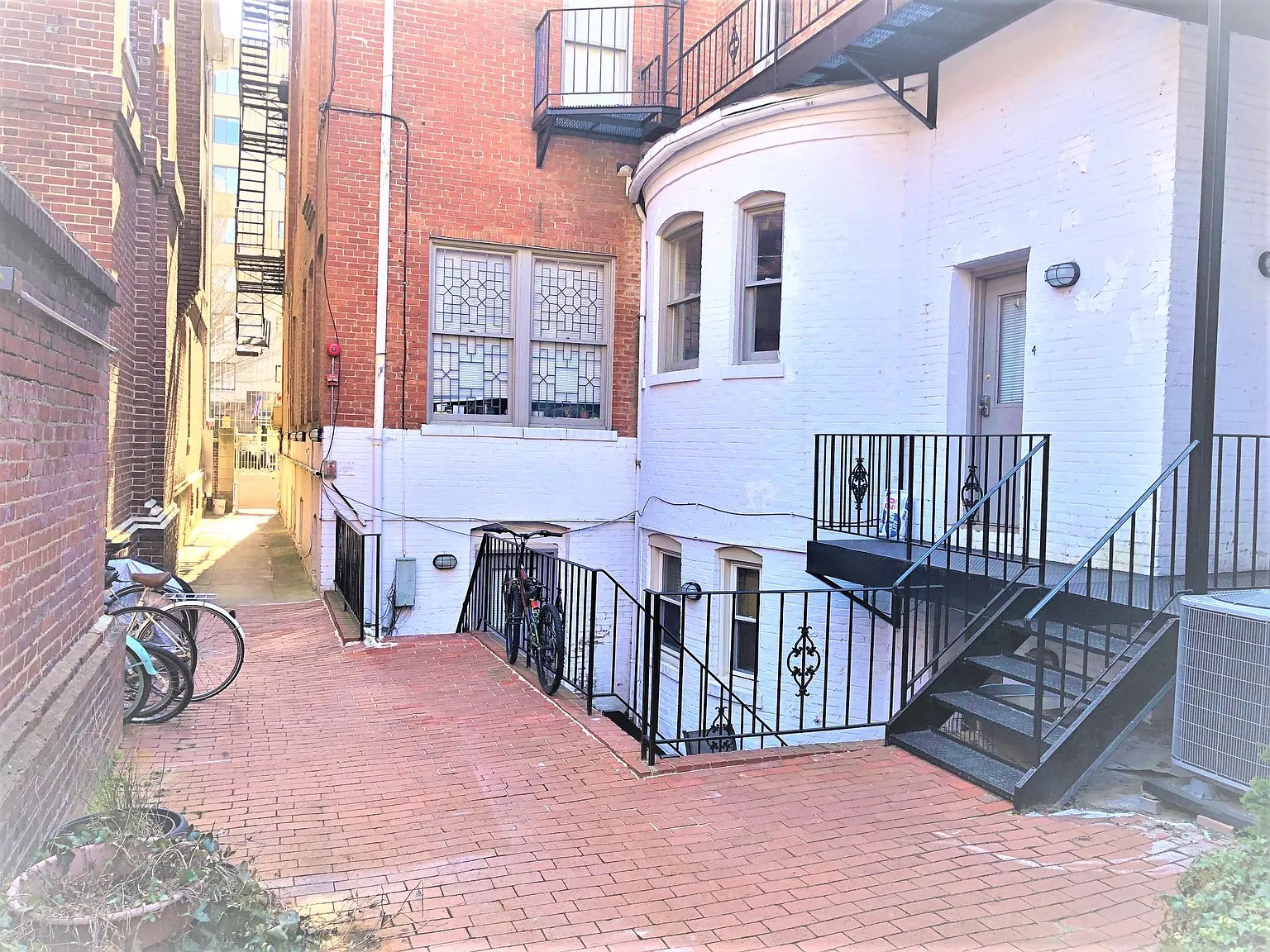 Studio, 335 sqft, $1,700 — Photo 3