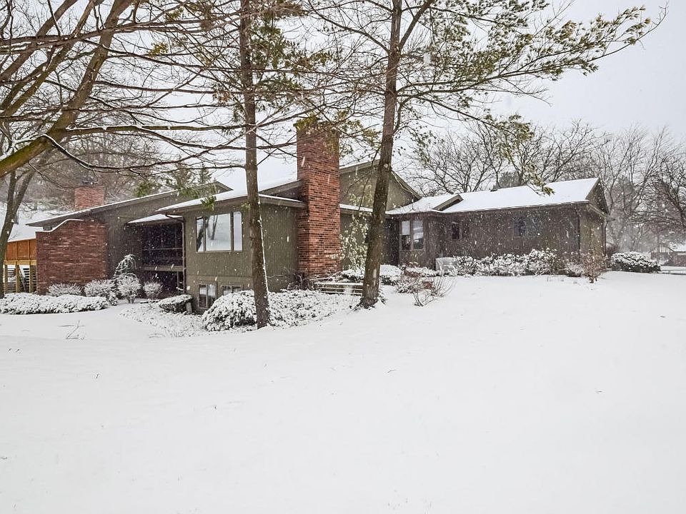 1st image of 3610 Charlevoix Dr SE #0
