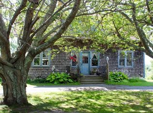 377 Seapowet Ave, Tiverton, RI 02878
