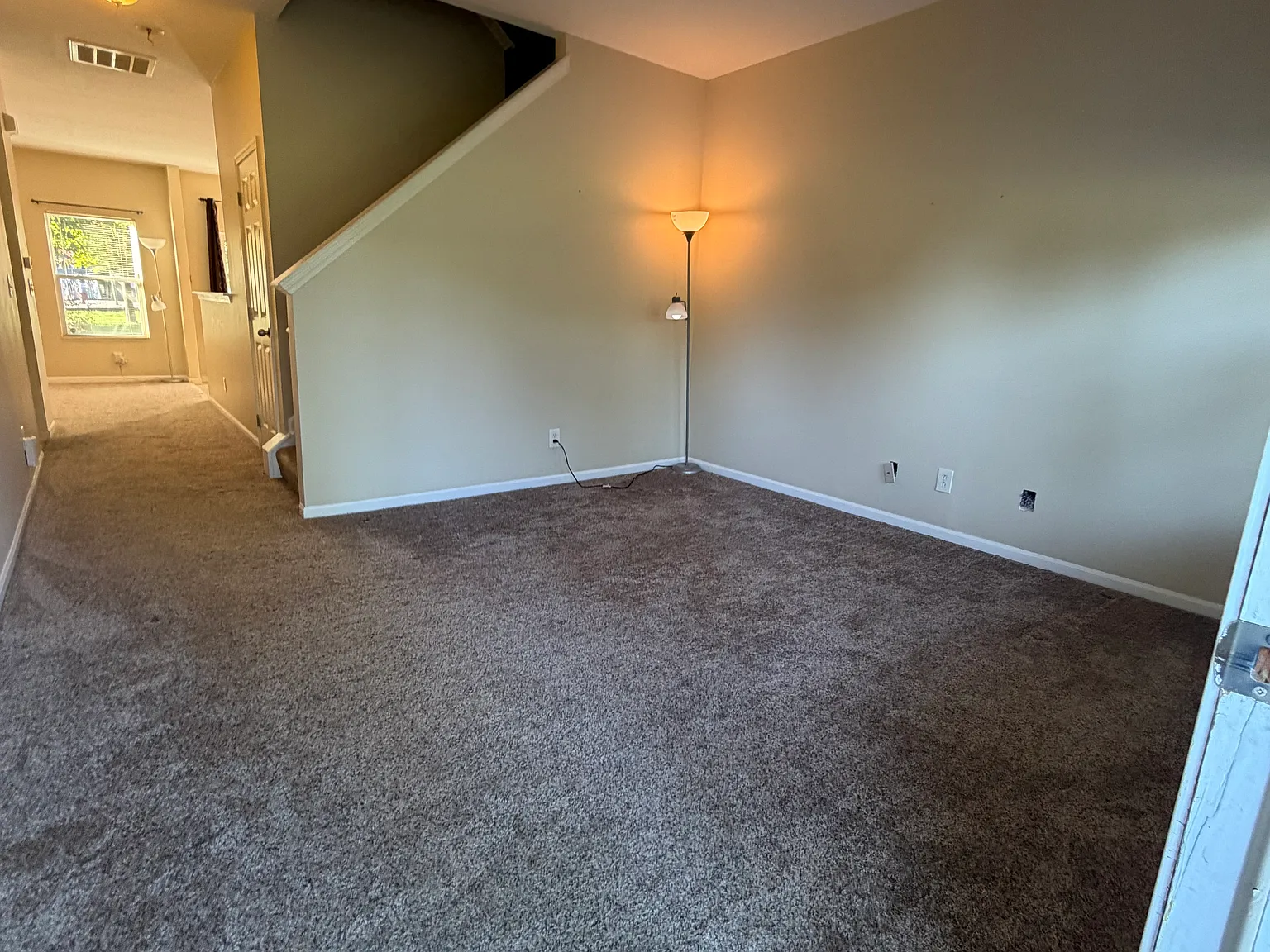 2 bed, 2.5 bath, 1586 sqft, $1,950 — Photo 2