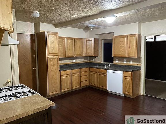 3rd image of 4109 SE 11th St