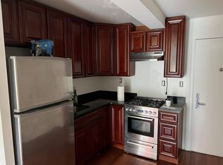 22-36 47th St #1R, Astoria, NY 11105